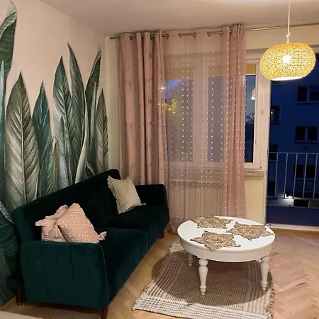 Apartment Wakcyjny Przy Ulicy Paryzntow