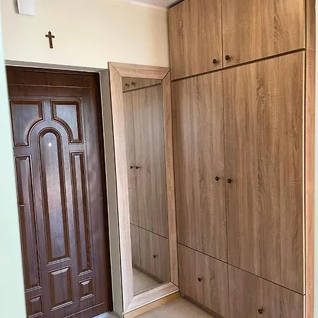 Apartment Wakcyjny Przy Ulicy Paryzntow