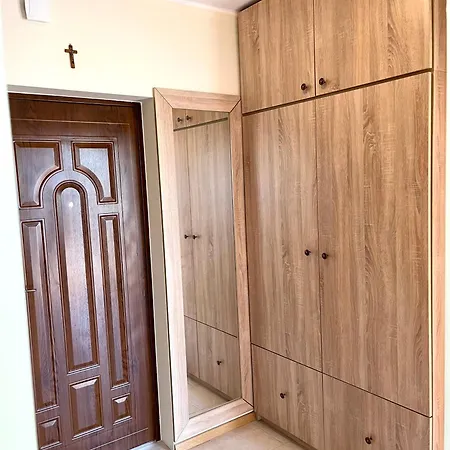 Apartment Wakcyjny Przy Ulicy Paryzntow *